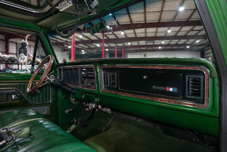 1974-ford-f250-xlt-camper-edition (16)