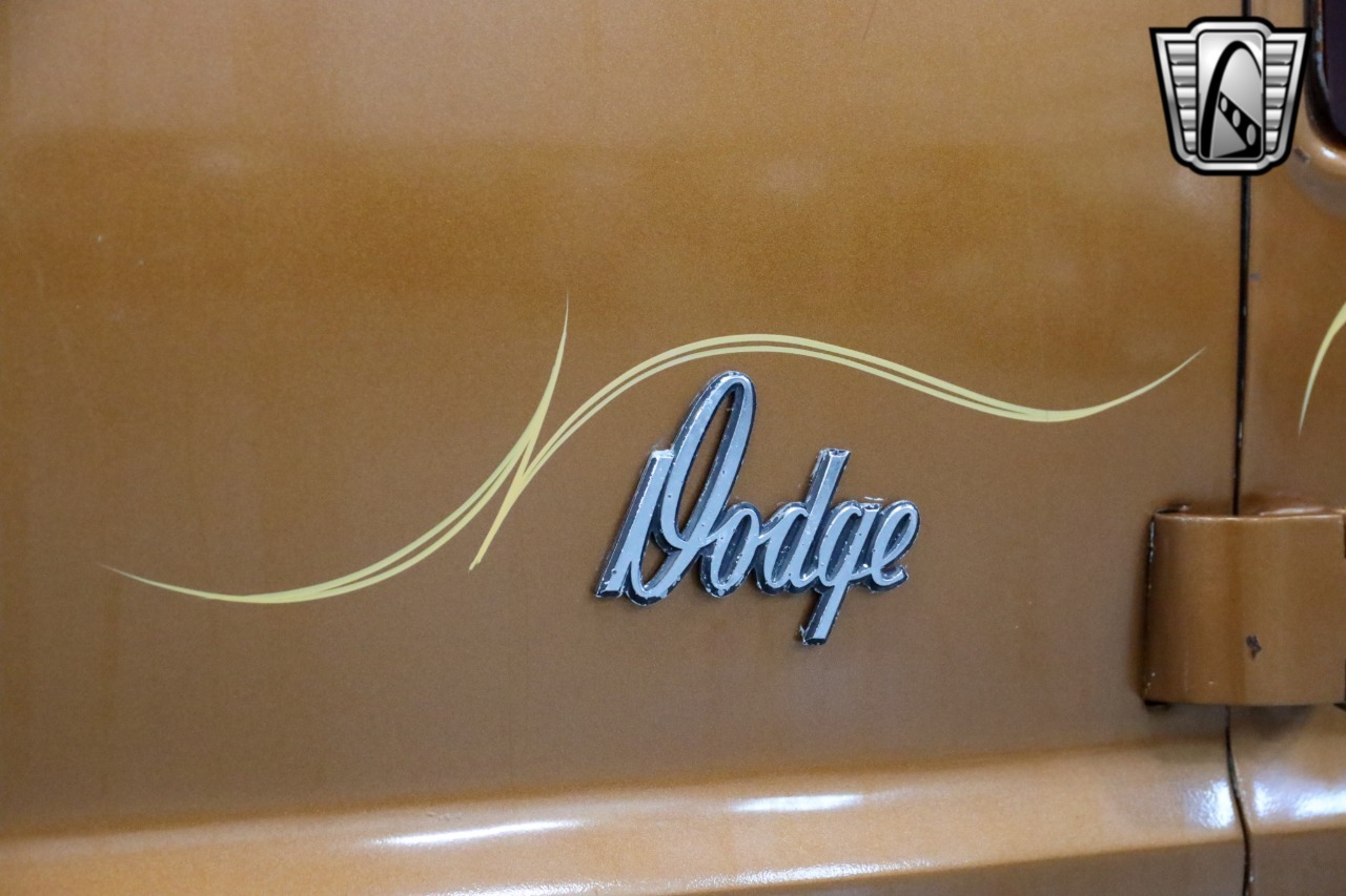 1977-dodge-b300-van (100)