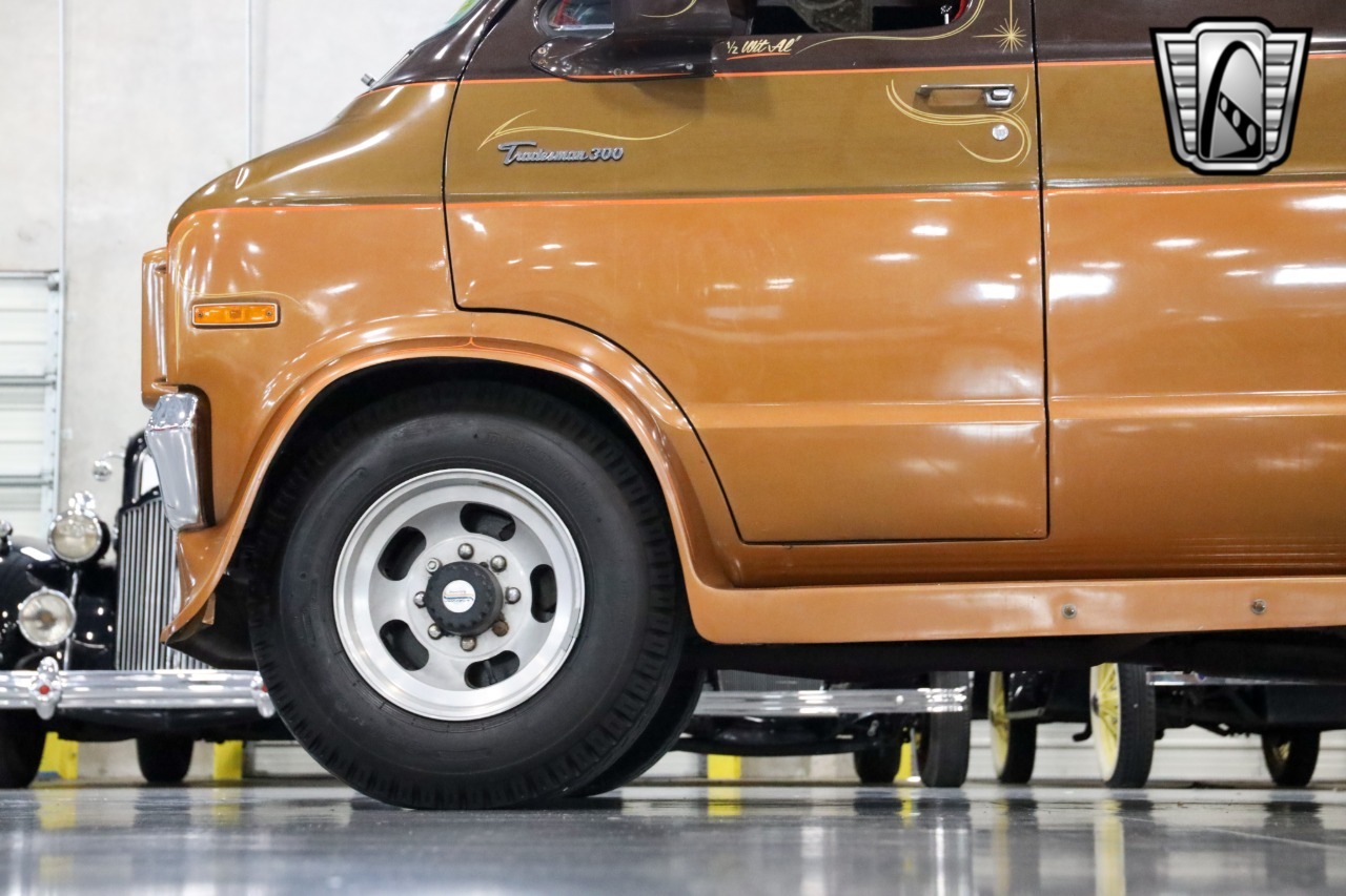 1977-dodge-b300-van (142)