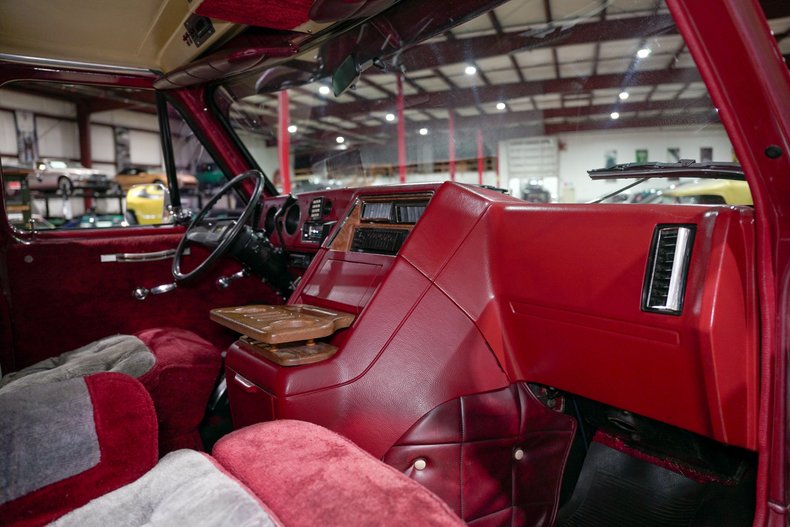 1981-chevrolet-g10-weekender-conversion (15)