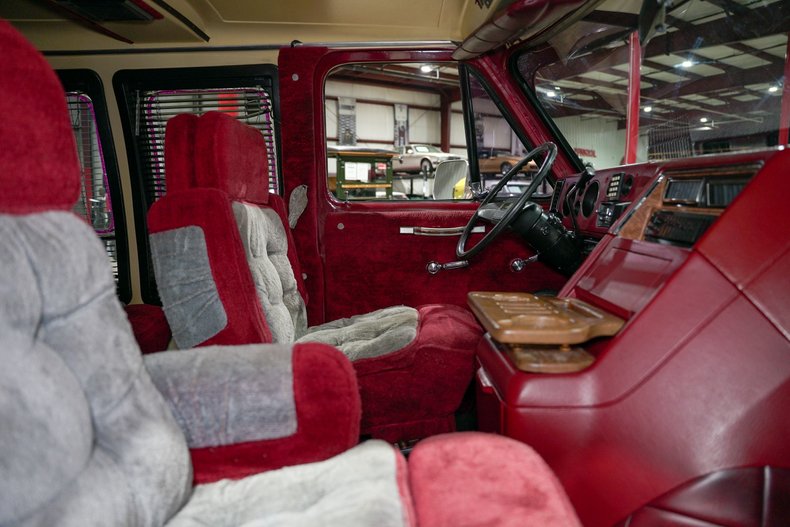 1981-chevrolet-g10-weekender-conversion (16)