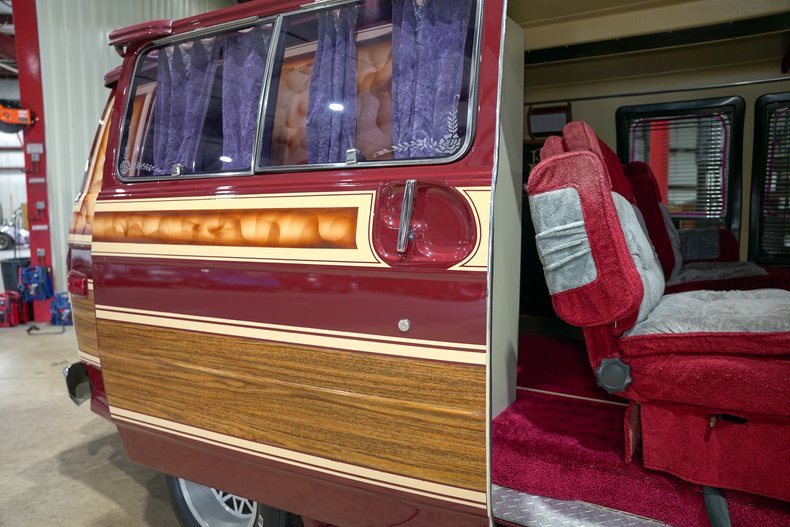 1981-chevrolet-g10-weekender-conversion (17)