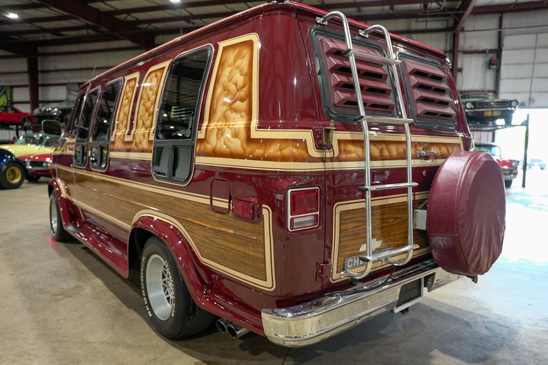 1981-chevrolet-g10-weekender-conversion (2)