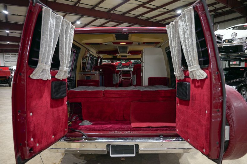 1981-chevrolet-g10-weekender-conversion (26)