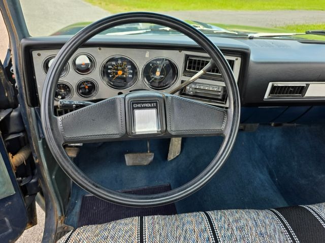 1982-chevy-c10-silverado (25)