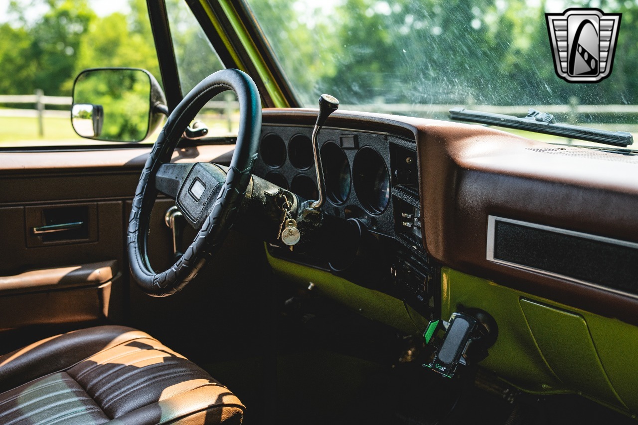 1985-gmc-k5-blazer-military (26)