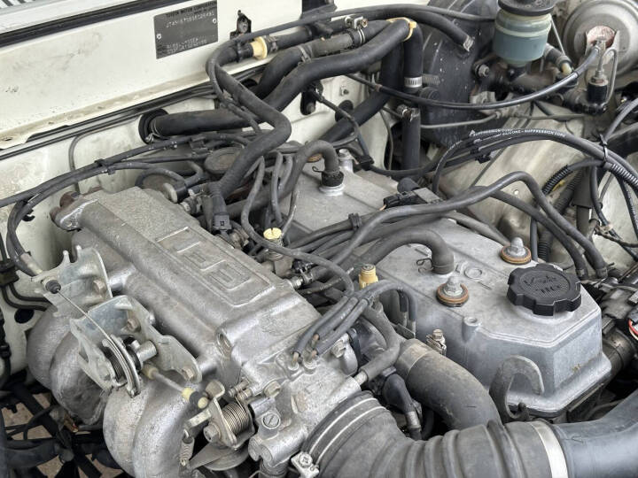1986-toyota-pickup-sr5 (28)