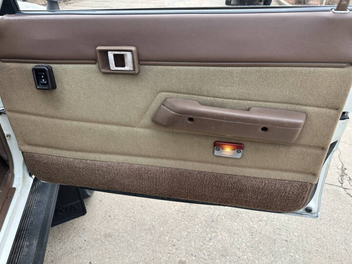 1986-toyota-pickup-sr5 (35)