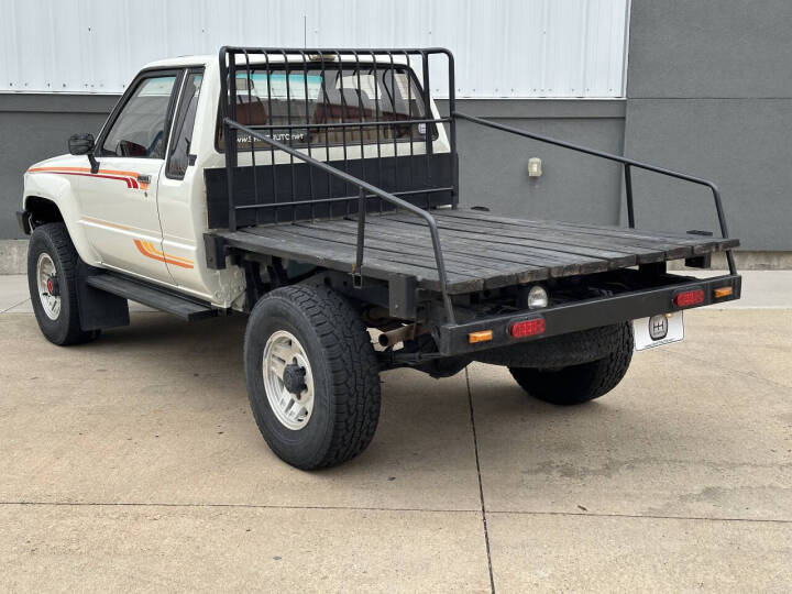 1986-toyota-pickup-sr5 (8)