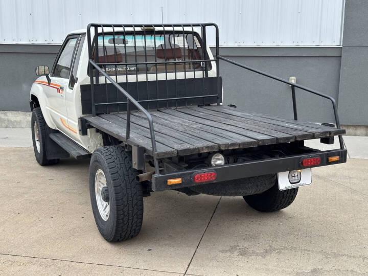 1986-toyota-pickup-sr5 (9)