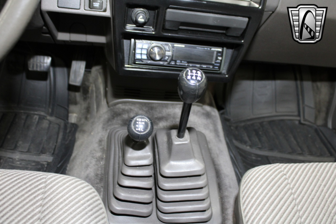 1987-nissan-d21-king-cab-for-sale-39