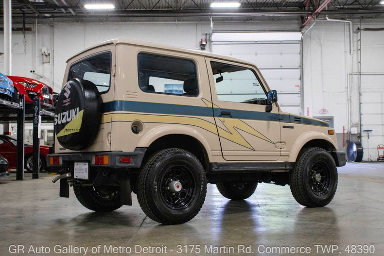 1987-suzuki-samurai