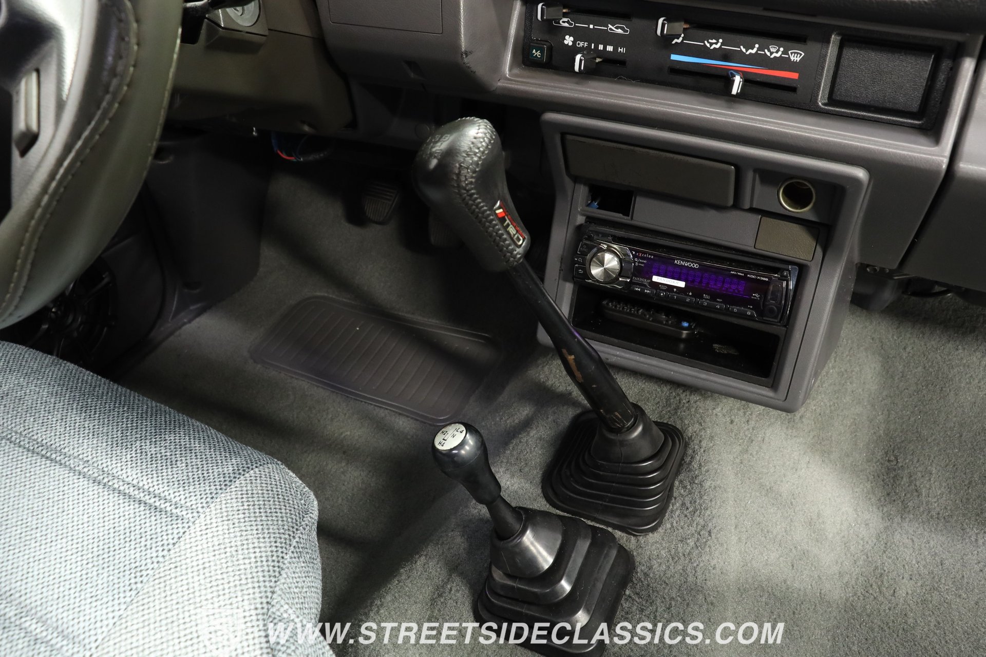 1987-toyota-pickup-4x4-5-speed (26)