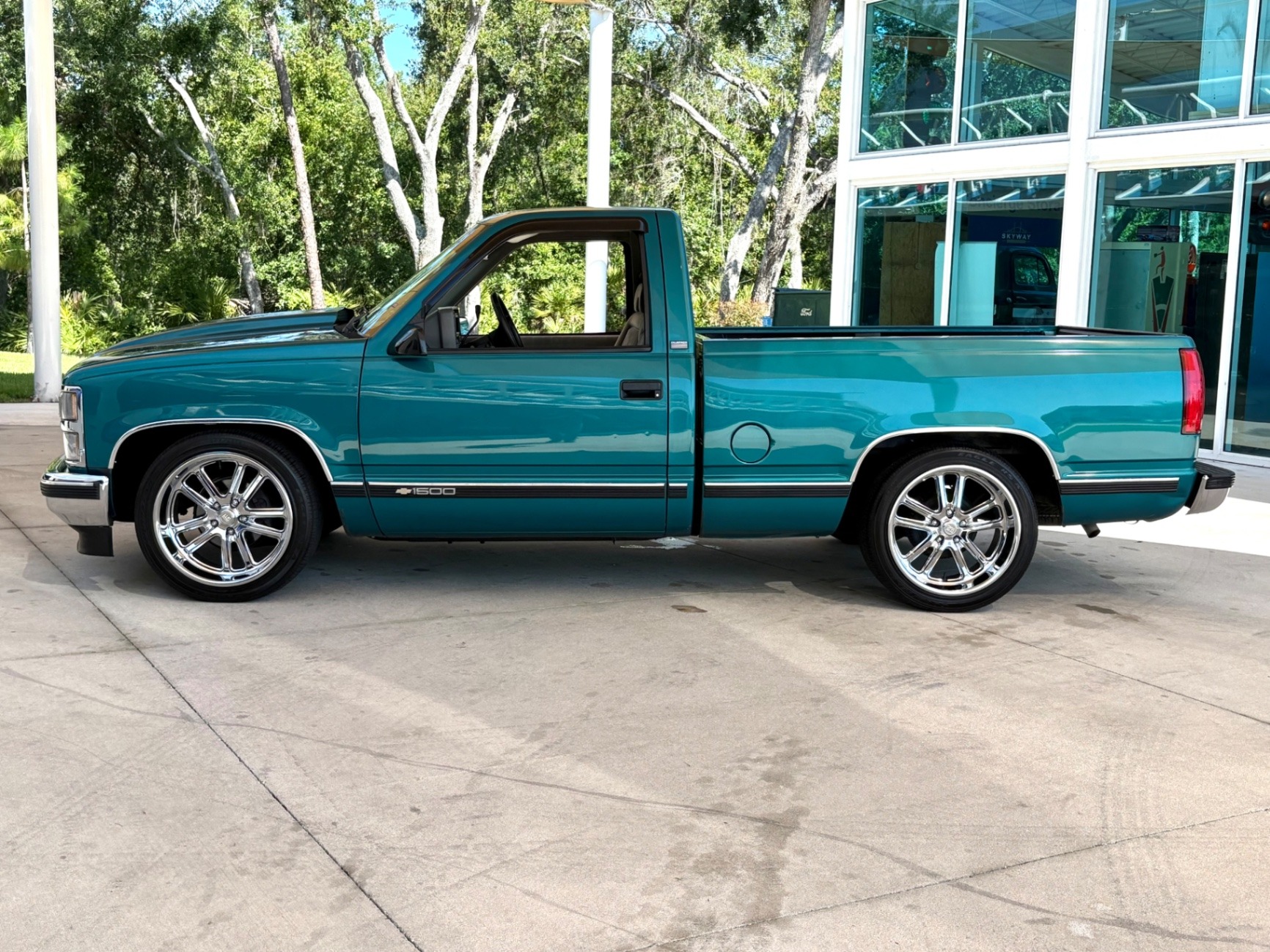 1993-chevrolet-c1500-cheyenne-for-sale-02
