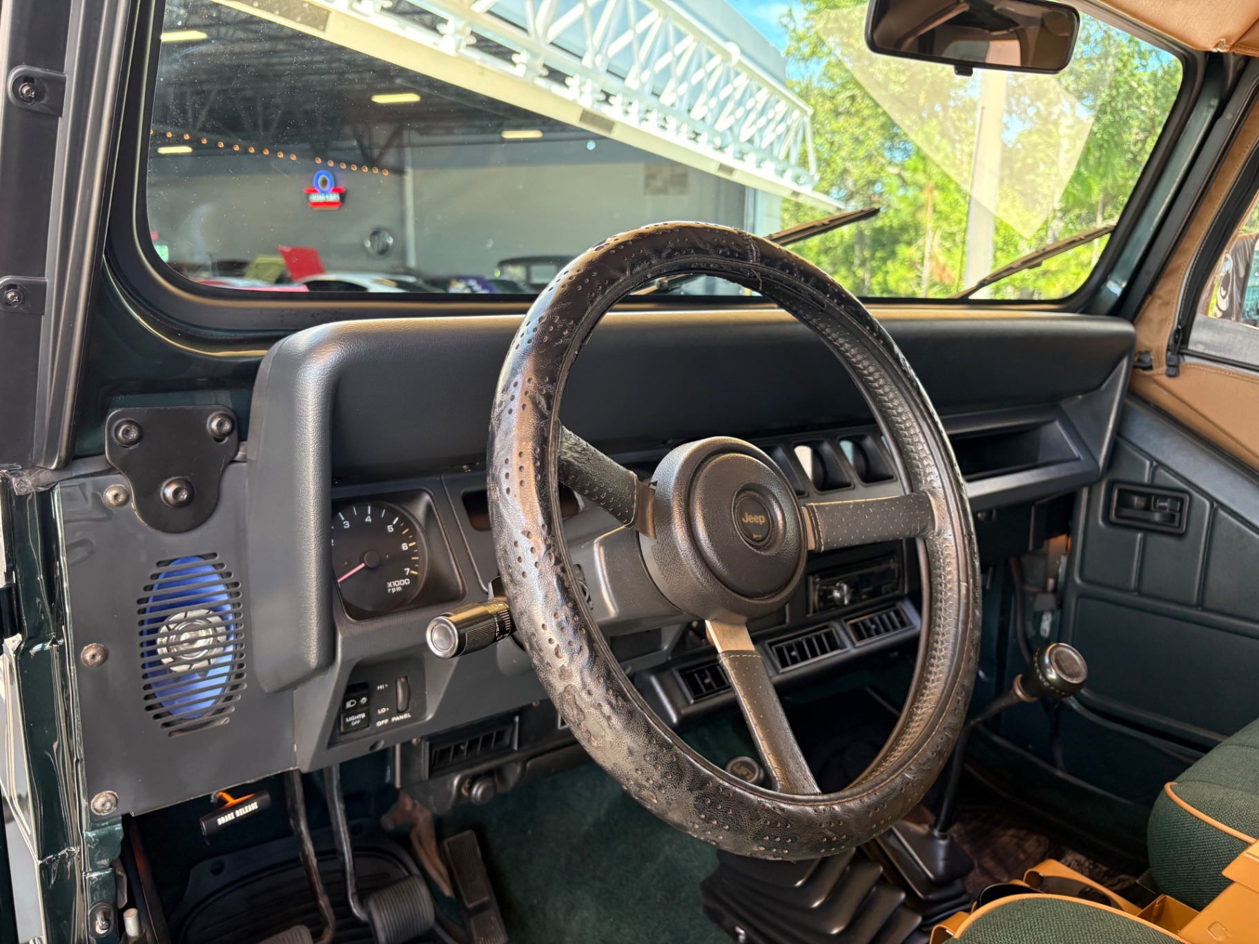 1993-jeep-wrangler-sahara-for-sale-in-florida (12)