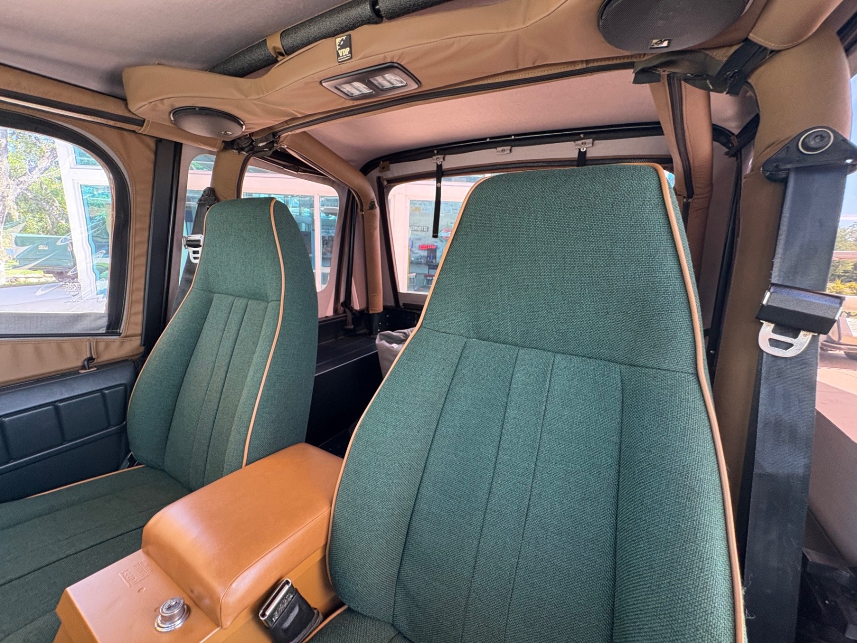 1993-jeep-wrangler-sahara-for-sale-in-florida (40)
