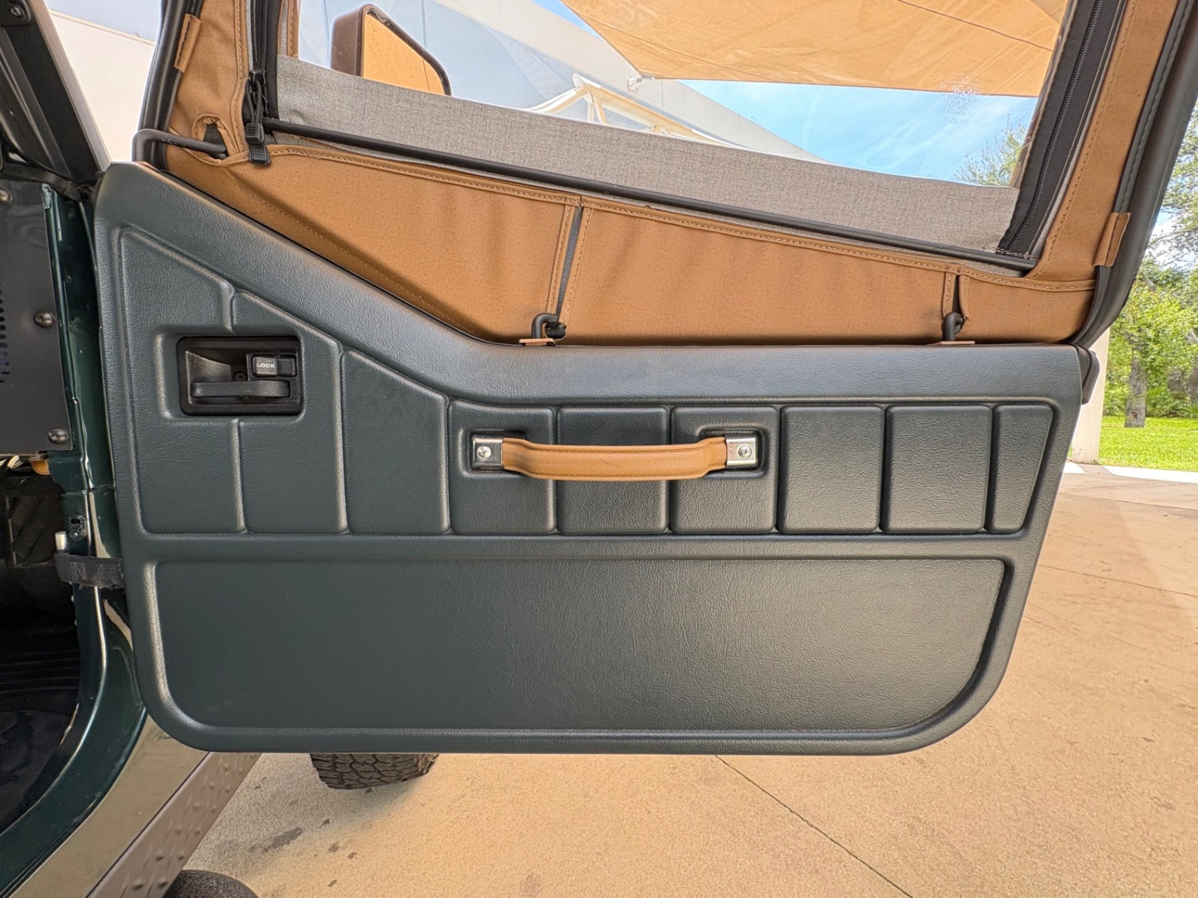 1993-jeep-wrangler-sahara-for-sale-in-florida (41)