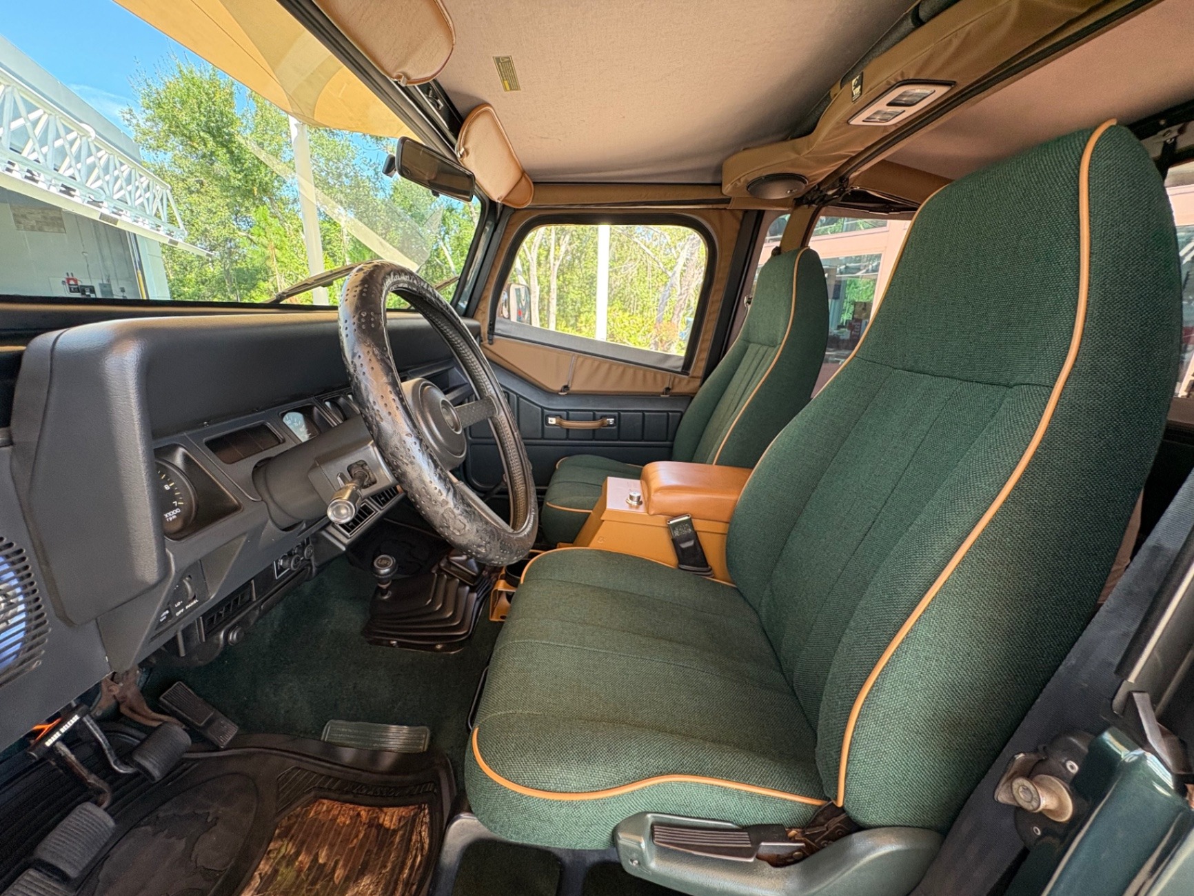 1993-jeep-wrangler-sahara-for-sale-in-florida (45)