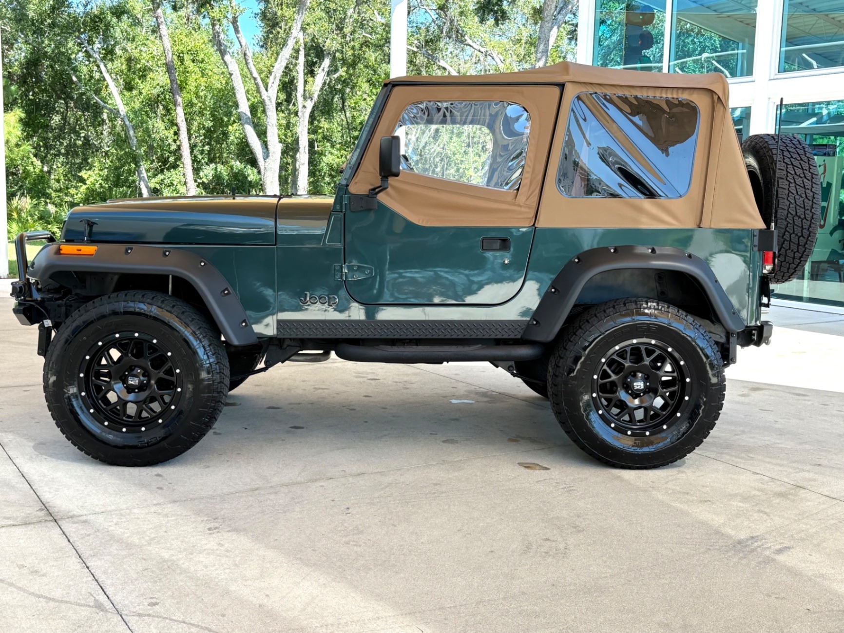 1993-jeep-wrangler-sahara-for-sale-in-florida (48)