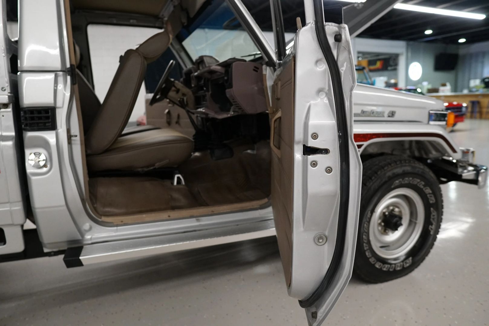 1994-toyota-land-cruiser-fjz75 (40)