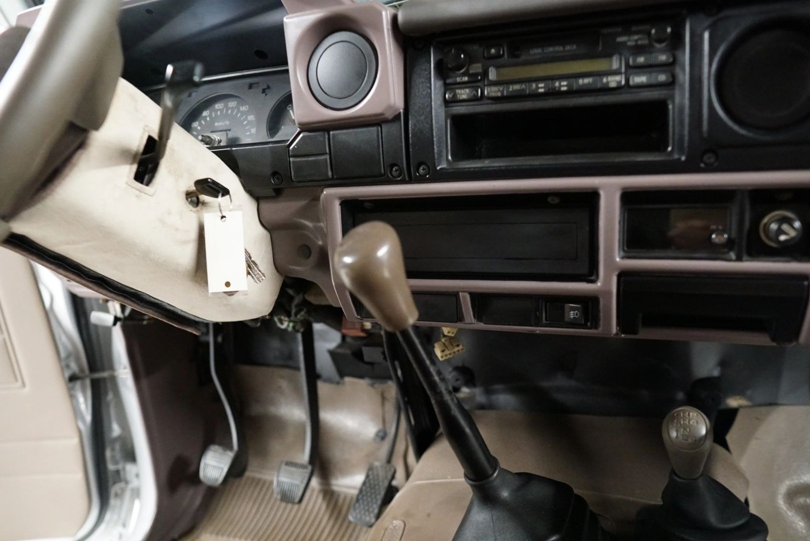 1994-toyota-land-cruiser-fjz75 (61)