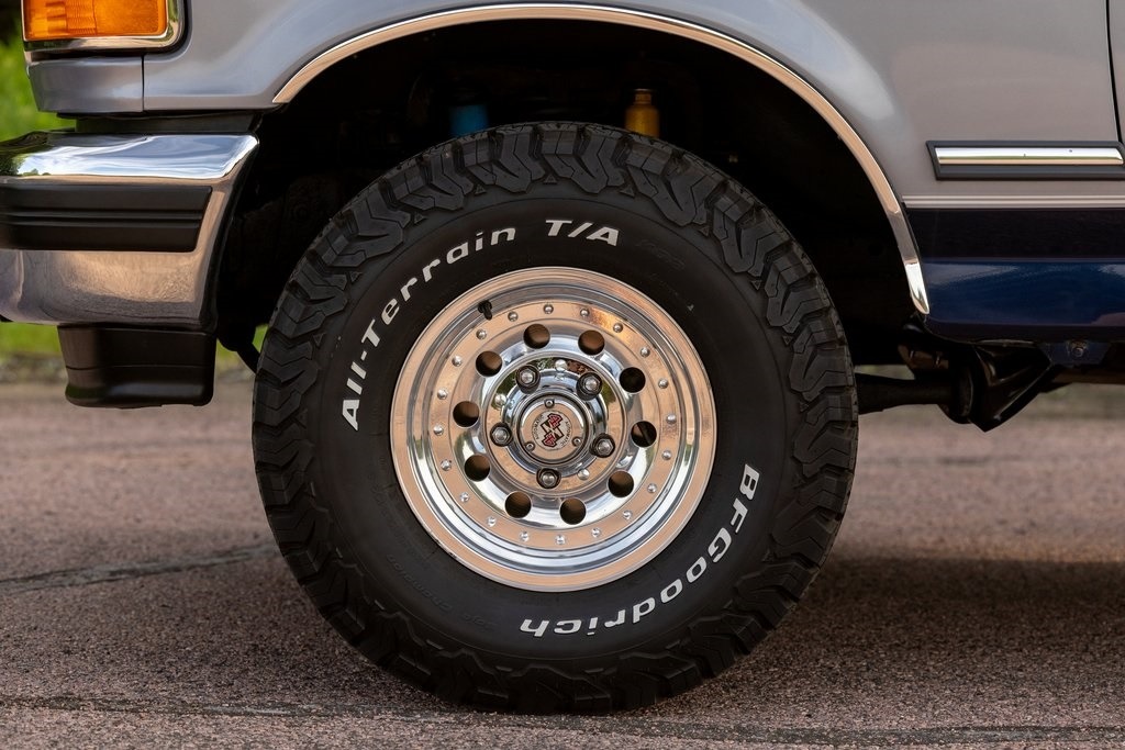 1995-ford-bronco-xlt-for-sale (100)