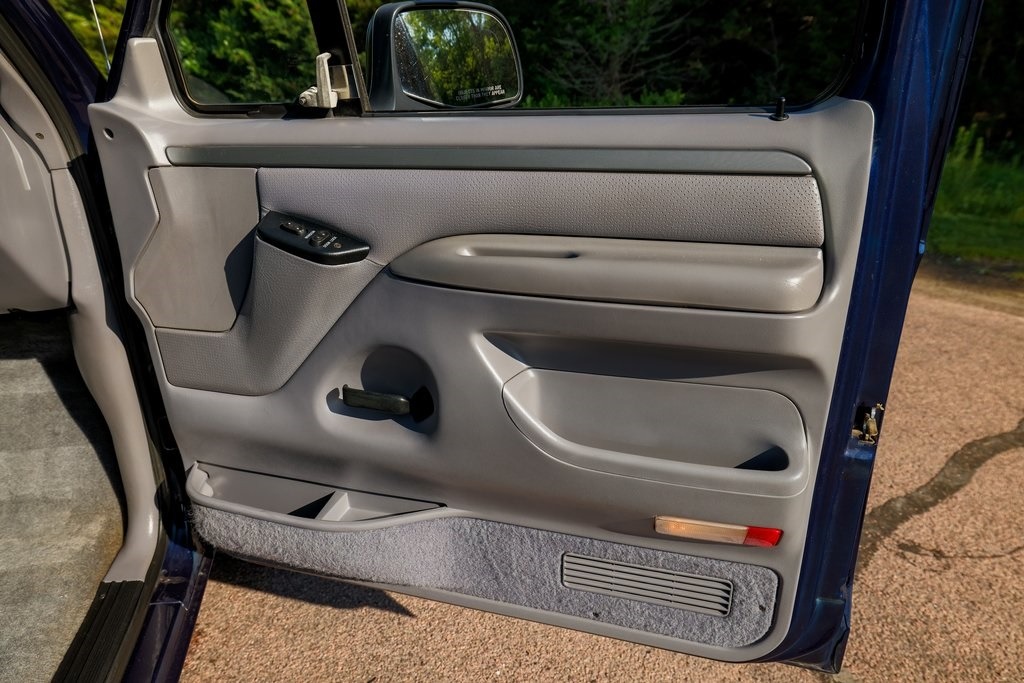 1995-ford-bronco-xlt-for-sale (118)