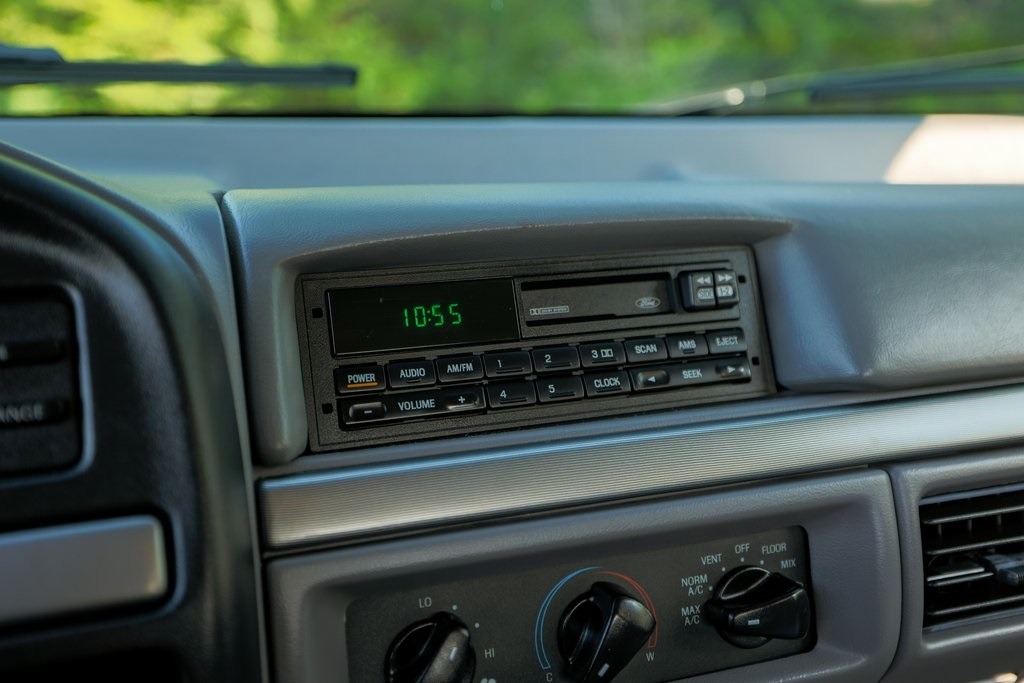 1995-ford-bronco-xlt-for-sale (24)