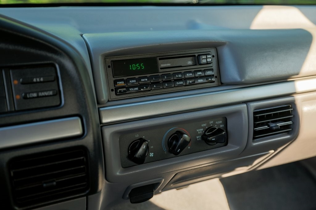 1995-ford-bronco-xlt-for-sale (26)