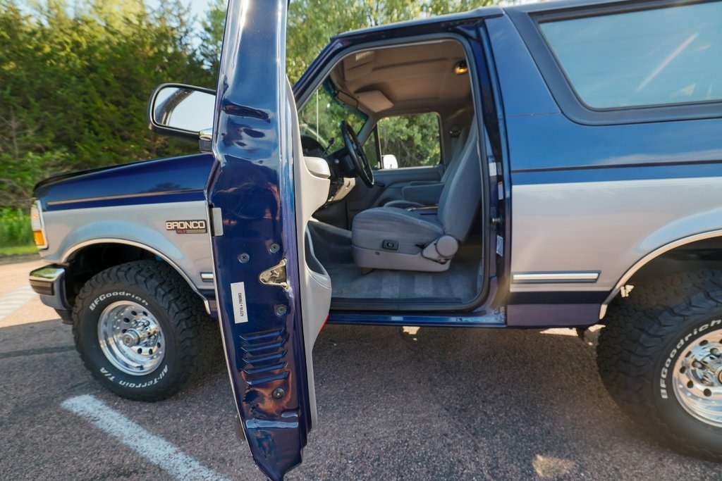 1995-ford-bronco-xlt-for-sale (39)