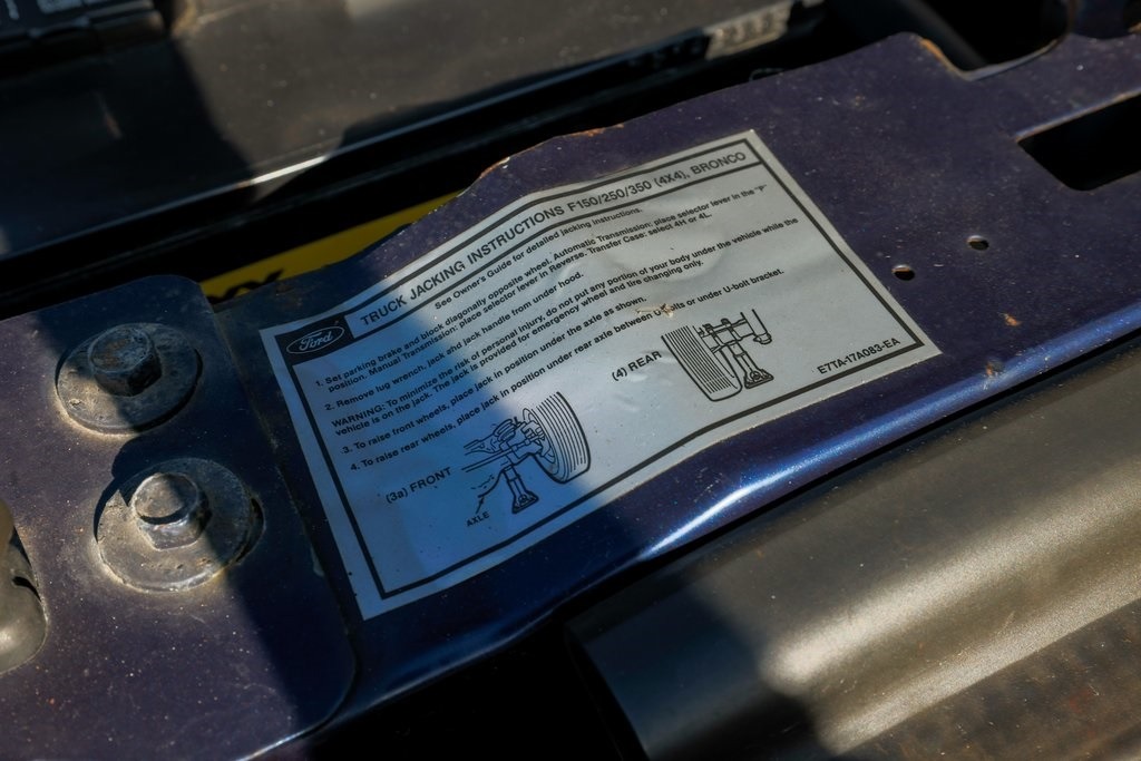 1995-ford-bronco-xlt-for-sale (42)