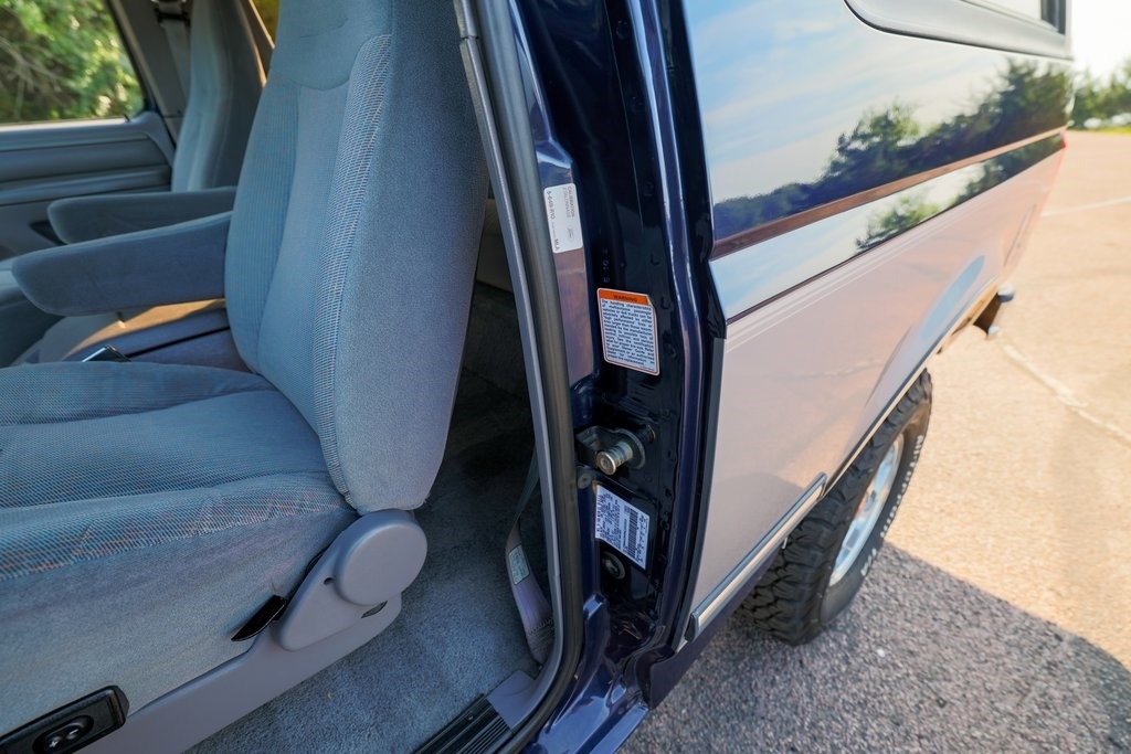 1995-ford-bronco-xlt-for-sale (51)