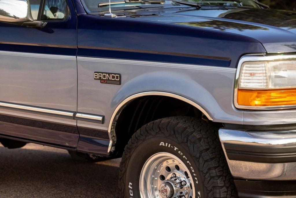 1995-ford-bronco-xlt-for-sale (84)