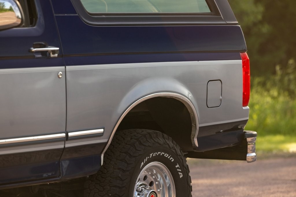 1995-ford-bronco-xlt-for-sale (88)