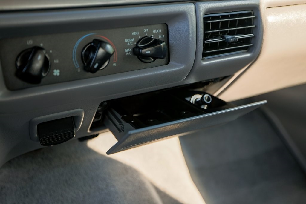 1995-ford-bronco-xlt-for-sale (9)
