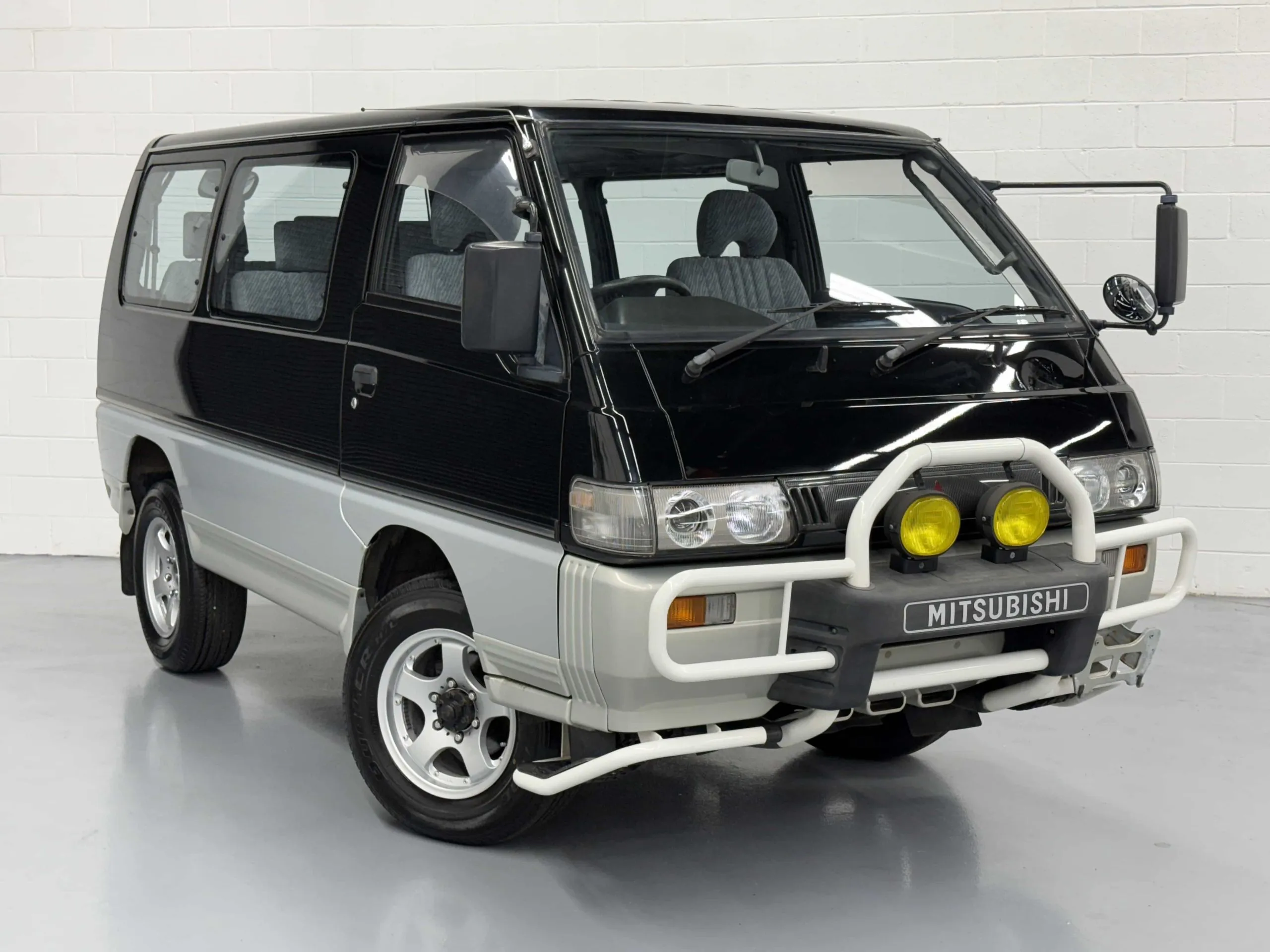 1995-mitsubishi-delica-star-wagon-l300-for-sale-01