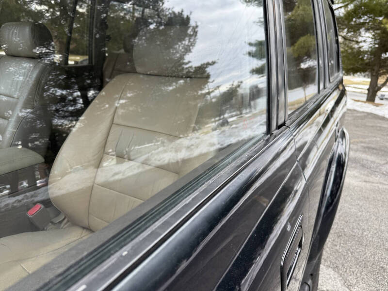 1995-toyota-land-cruiser-base-awd-4dr-suv (22)