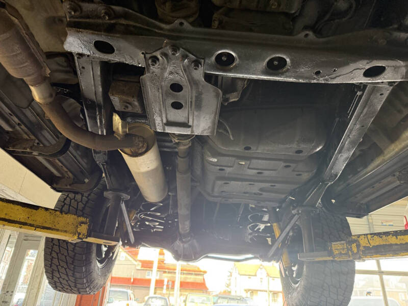 1995-toyota-land-cruiser-base-awd-4dr-suv (42)