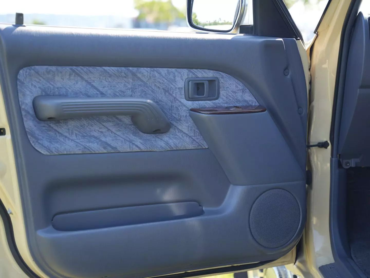 1996-toyota-land-cruiser-prado-for-sale-28