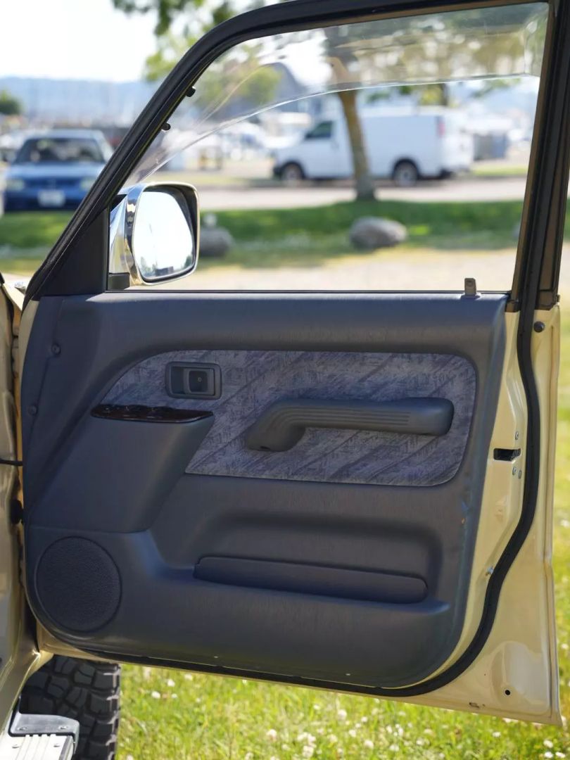 1996-toyota-land-cruiser-prado-for-sale-30