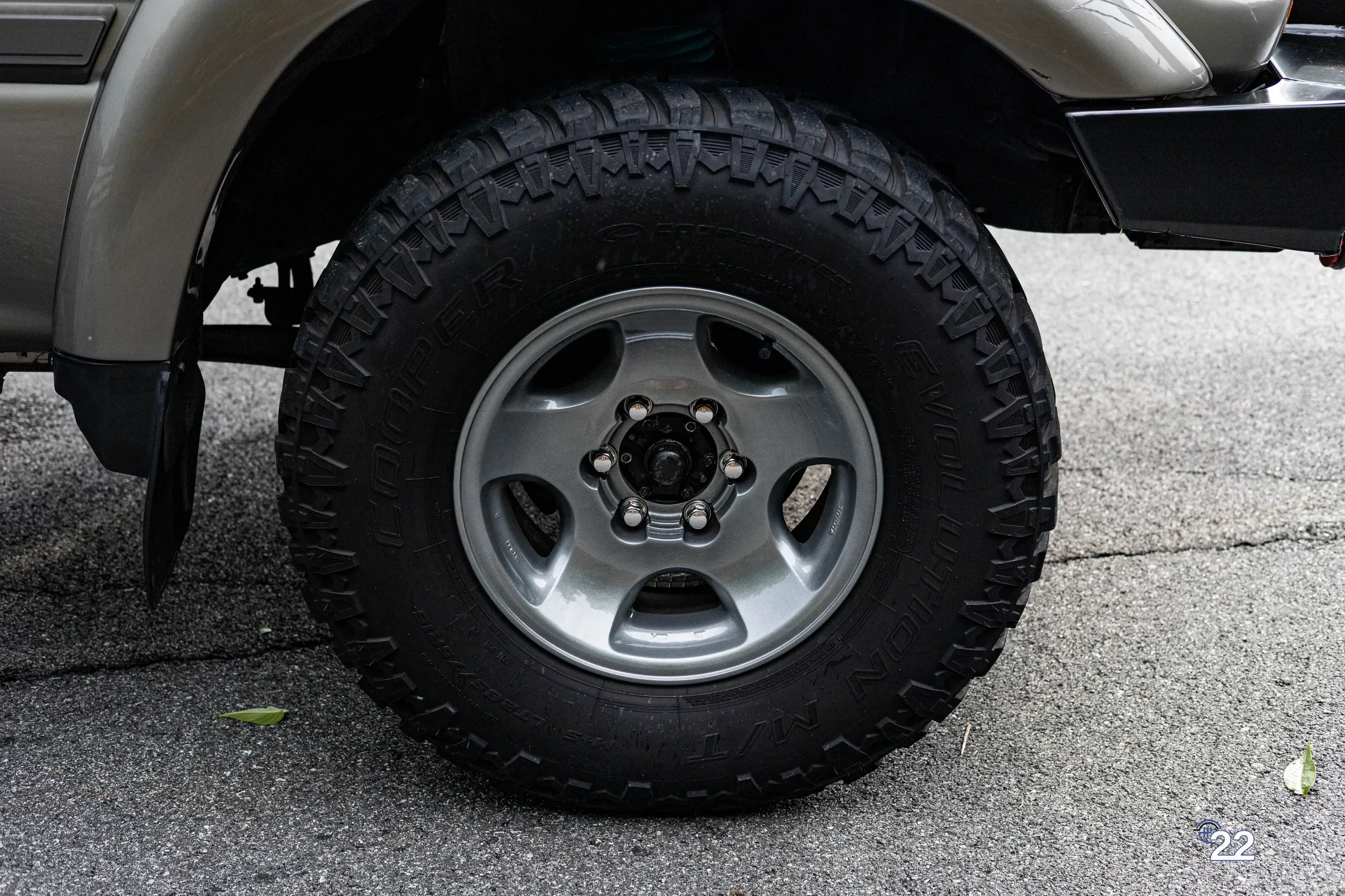 1997-toyota-land-cruiser-40th-anniversary-for-sale-pa10