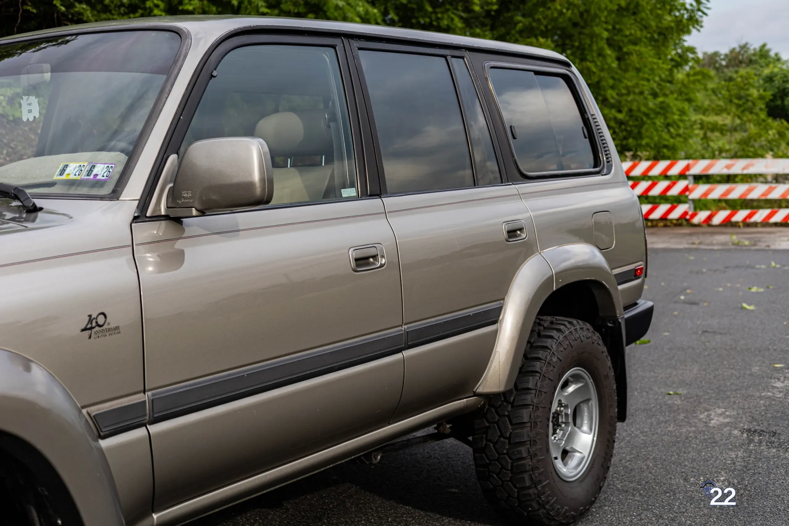 1997-toyota-land-cruiser-40th-anniversary-for-sale-pa11