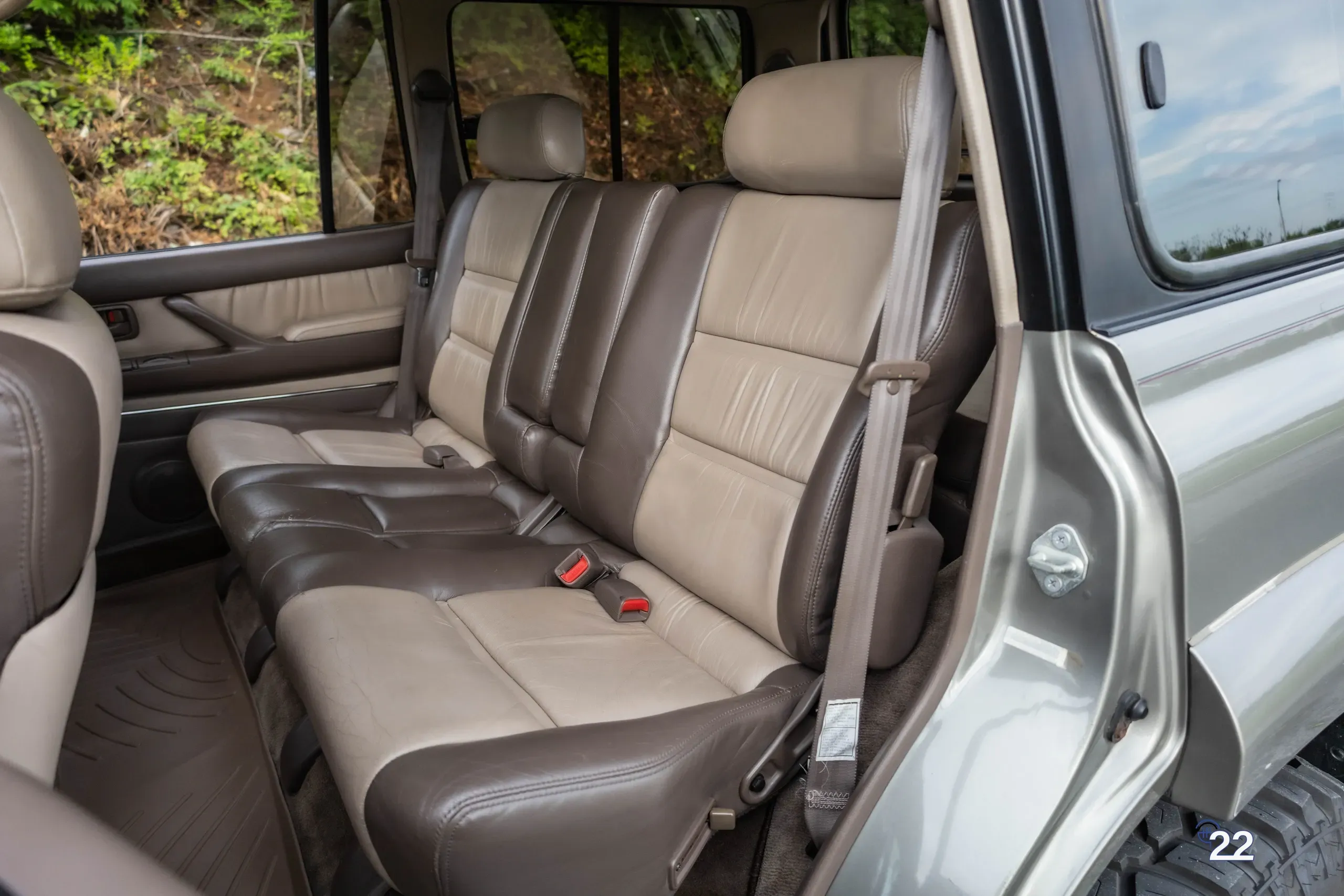 1997-toyota-land-cruiser-40th-anniversary-for-sale-pa52