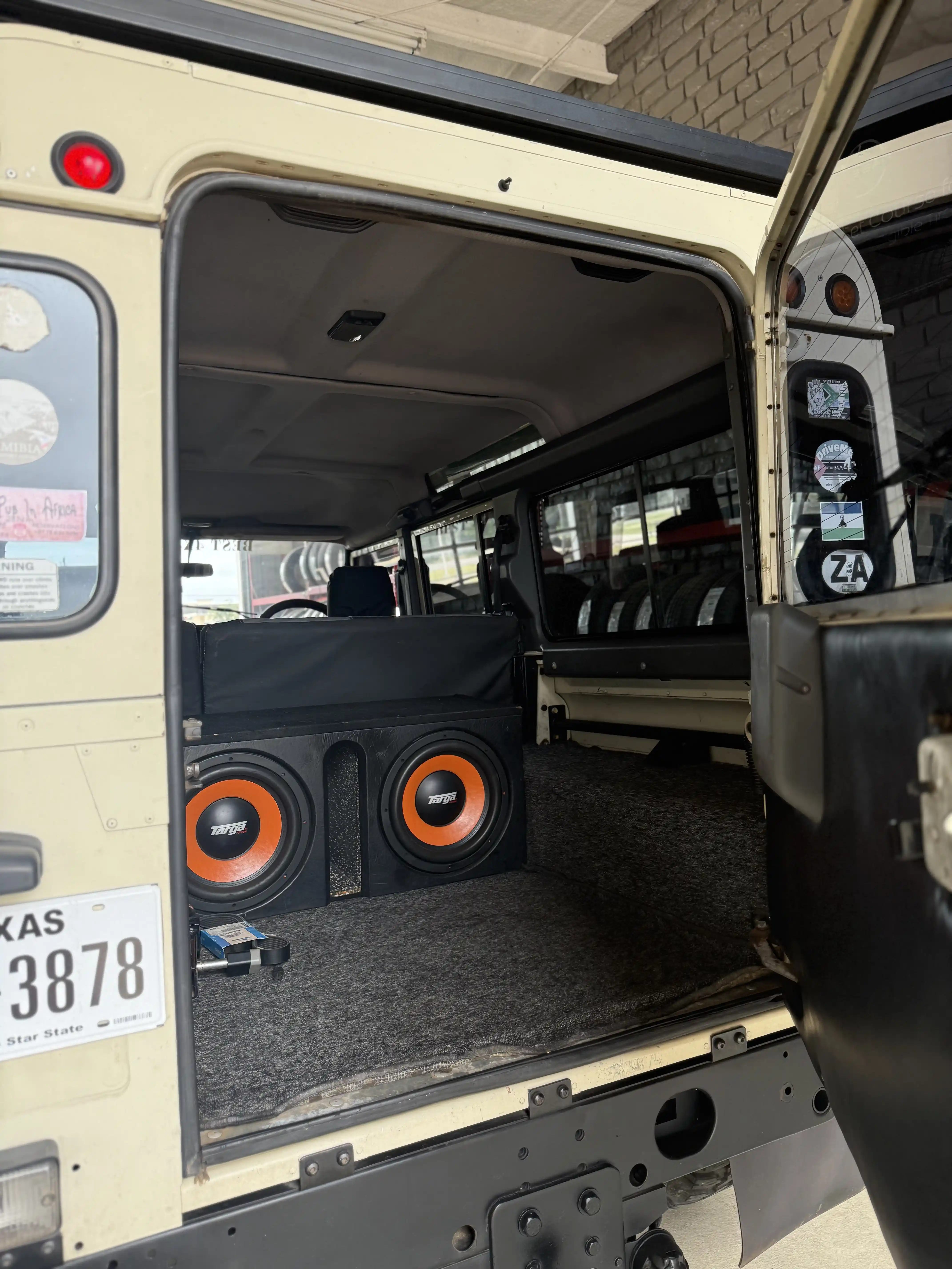 1998-Land-Rover-Defender-TD5-for-sale-texas-01