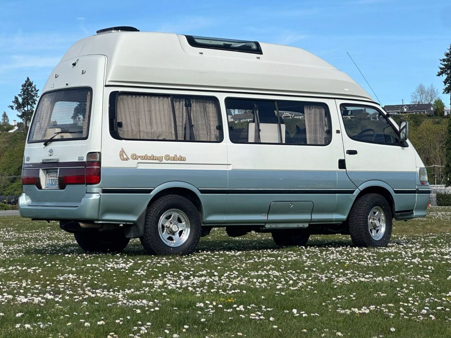 1998-toyota-hiace-camper-for-sale-05