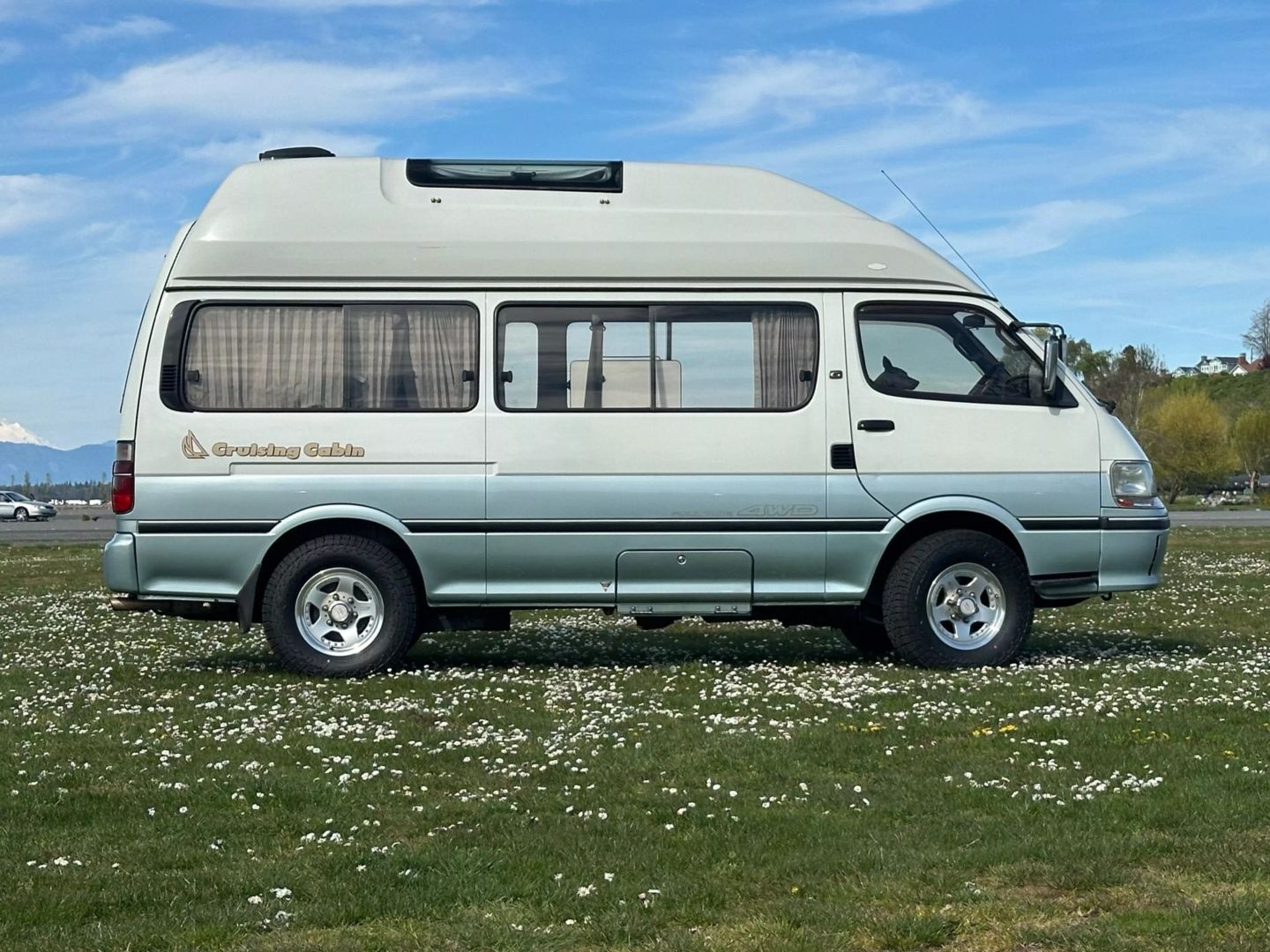 1998-toyota-hiace-camper-for-sale-11