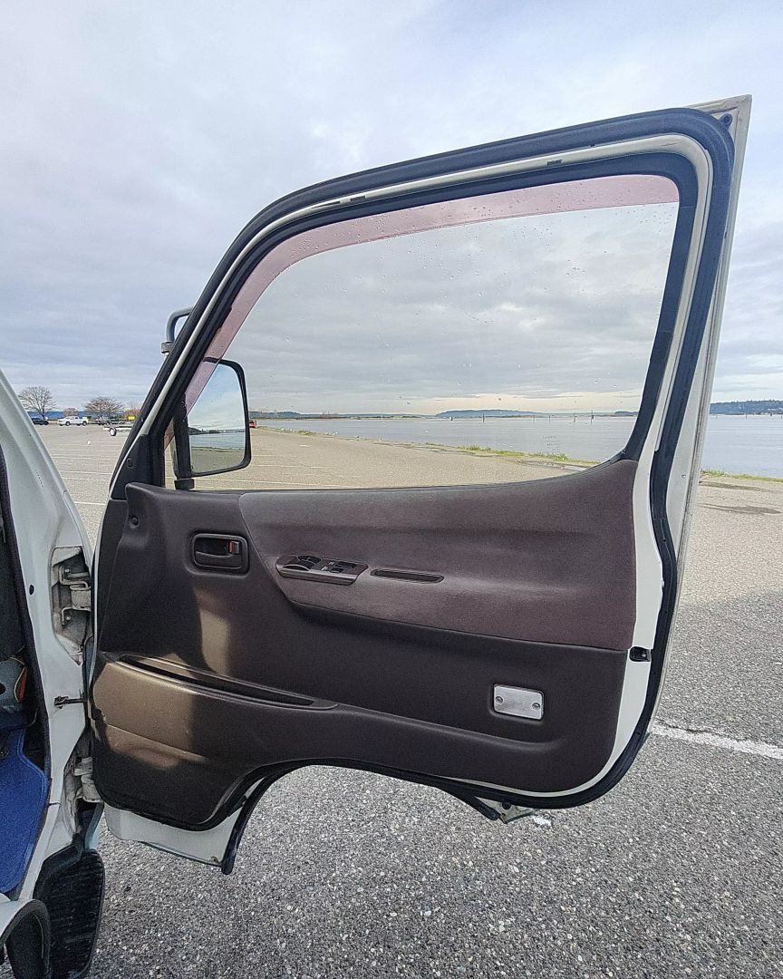 1998-toyota-hiace-camper-for-sale-14