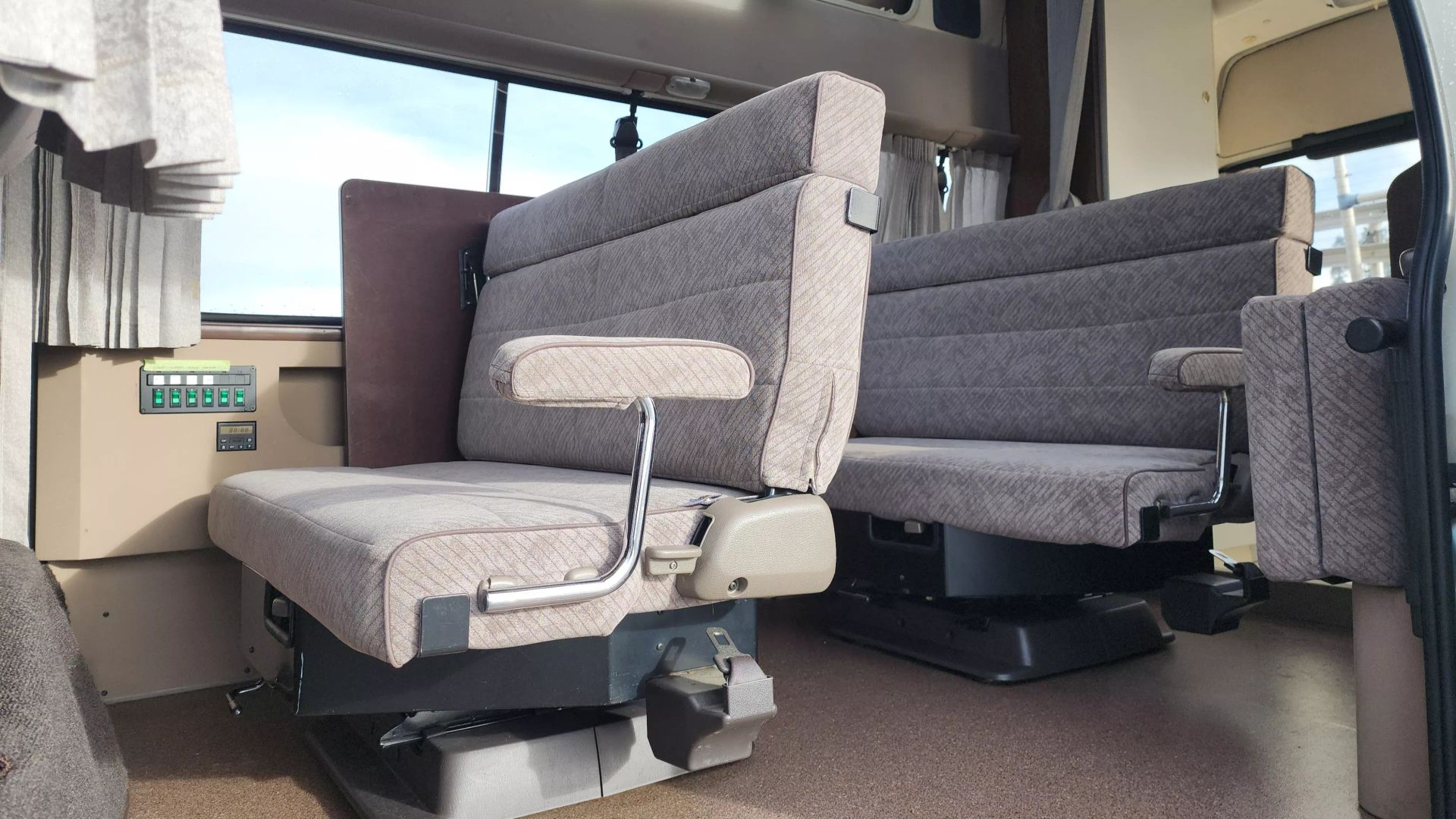 1998-toyota-hiace-camper-for-sale-19