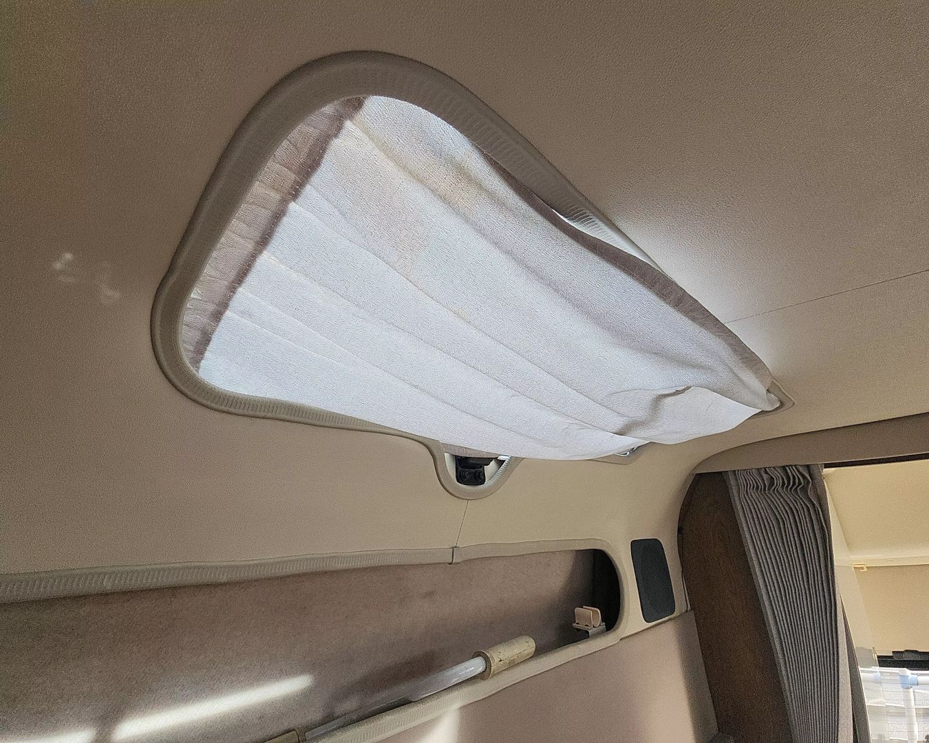 1998-toyota-hiace-camper-for-sale-29