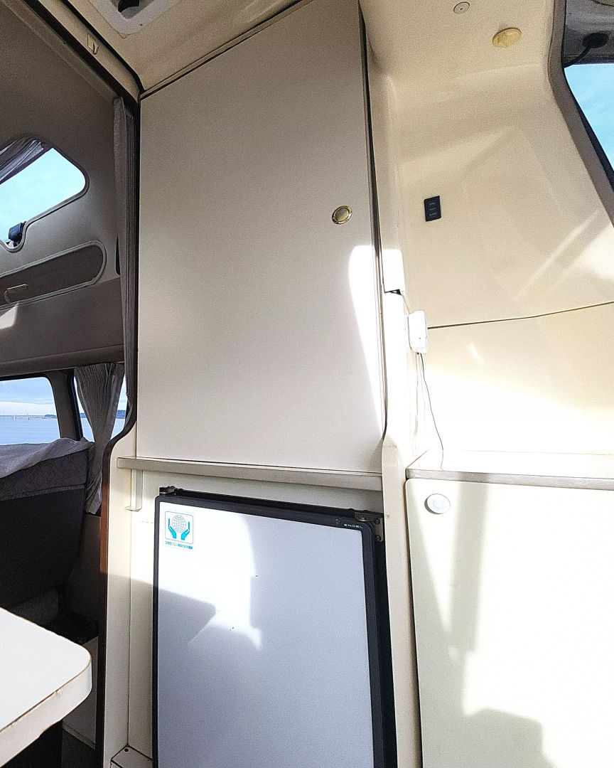1998-toyota-hiace-camper-for-sale-31